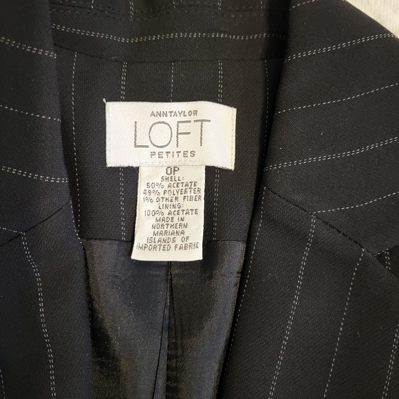 Anne Taylor Loft petite black+white pinstripe waist length blazer Size 0 - Picture 15 of 15